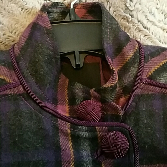 Purple plaid wool cape with faux pockets - Picture 2 of 8